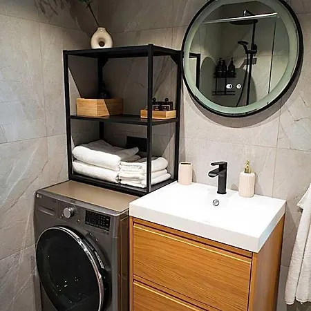 Trendy In Center Apartment Haapsalu